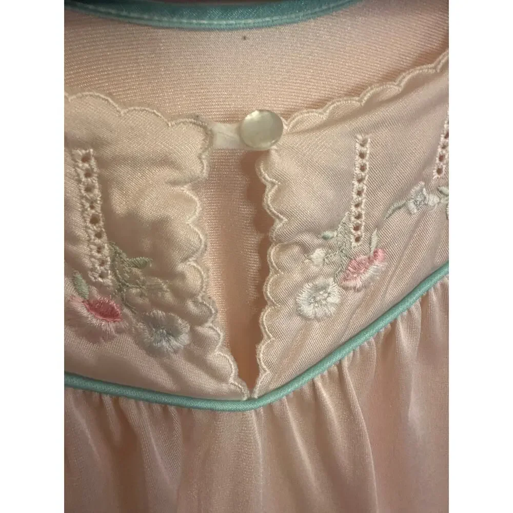 Glencraft Lingerie Vintage Nylon Cream Nightgown Medium